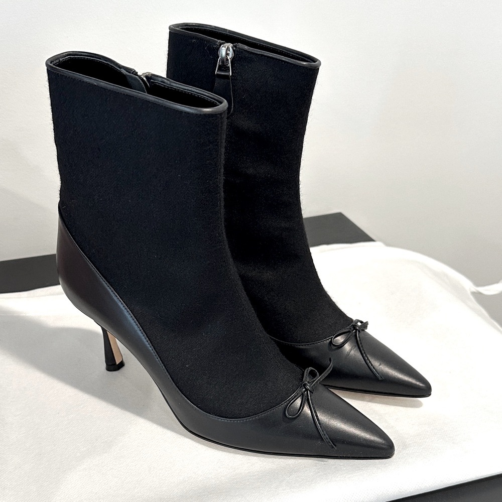 Manolo Blahnik NWOT Black Zipper Wool Ankle Boots Booties Leather Bow 38
